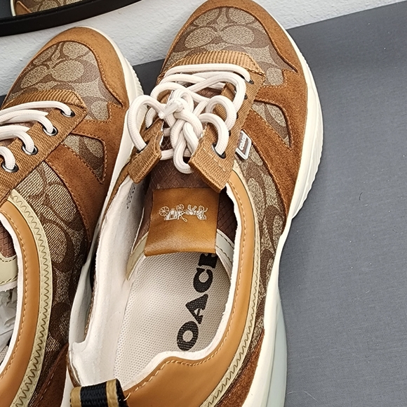 Authentic COACH signature Runner classic Khaki Light Sandle ✨️ - Picture 9 of 17